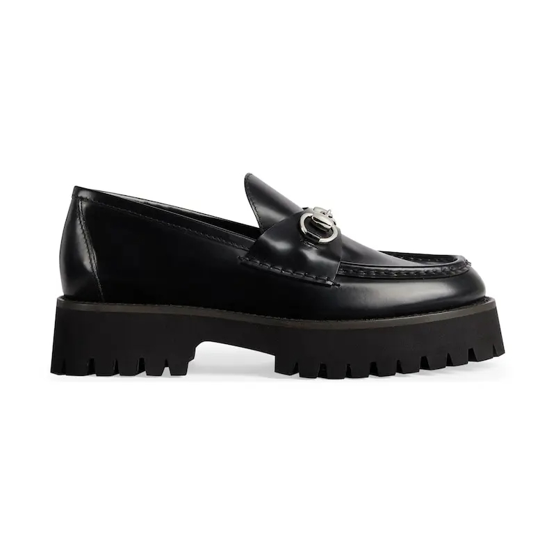 Gucci mocassins de sola grossa preto.