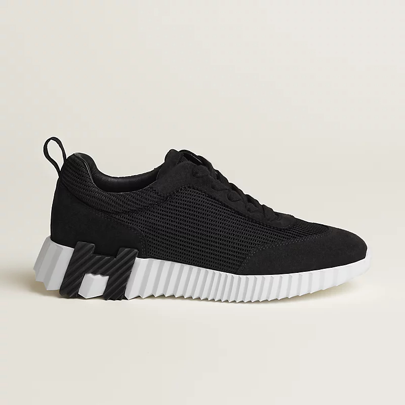 HERMES Tênis Pretos Esportivos Saltitantes