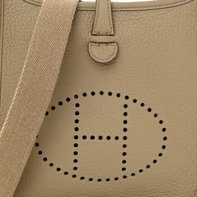 Hermès Amazone Evelyne TPM Beige Marfa Taurillon Clemence Leather Gold Hardware