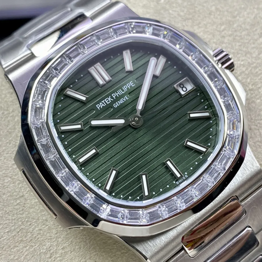 PATEK PHILIPPE-NAUTILUS-ref.5711-1300A-001-40mm