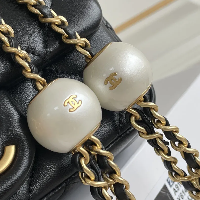 Chanel Double pearl CF chain bag 17/20.5cm White/Black Crossbody Bags