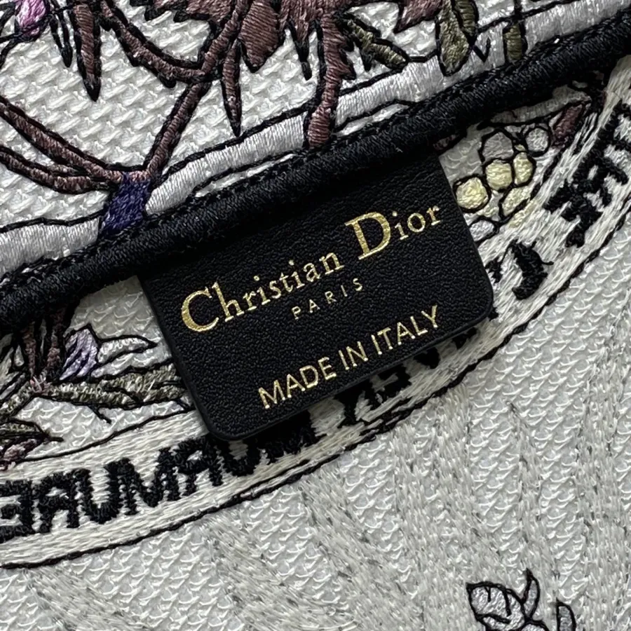 Dior Medium Book Tote Ecru Multicolor Dior 4 Saisons Hiver Soleil Embroidery