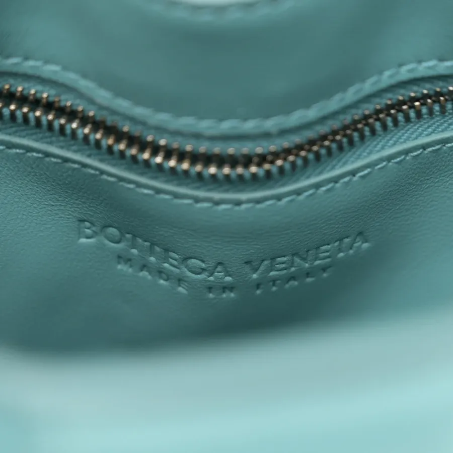 Bottega Veneta Maxi Intrecciato Padded Cassette Crossbody Bag Linoleum Nappa Leather Silver Hardware