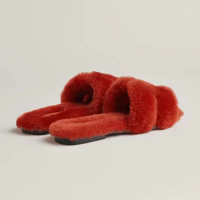 HERMES Oran plush orange Slippers