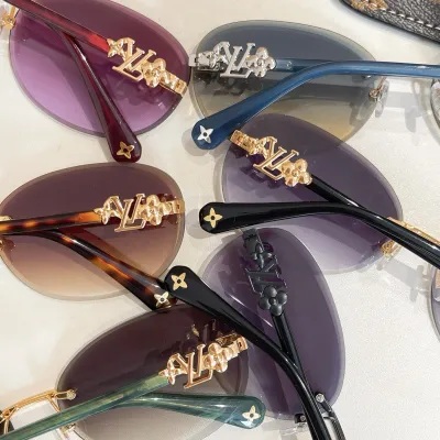 Louis Vuitton Oval glasses red/teal/green/black/black gold/leopard color Size 64口16-145