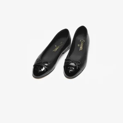 Chanel Printed flat shoes made of lambskin and calf patent leather in black Ballet  Shoes