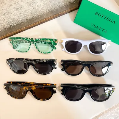 Bottega Veneta Wayfarer glasses green white/white/leopard/black grey/black/black brown color Size 132口1-120