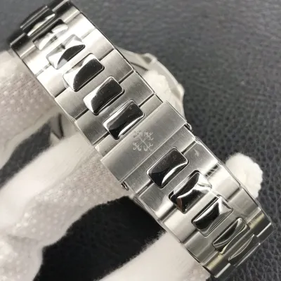 PATEK PHILIPPE-NAUTILUS-ref.5711-1A-014-40mm