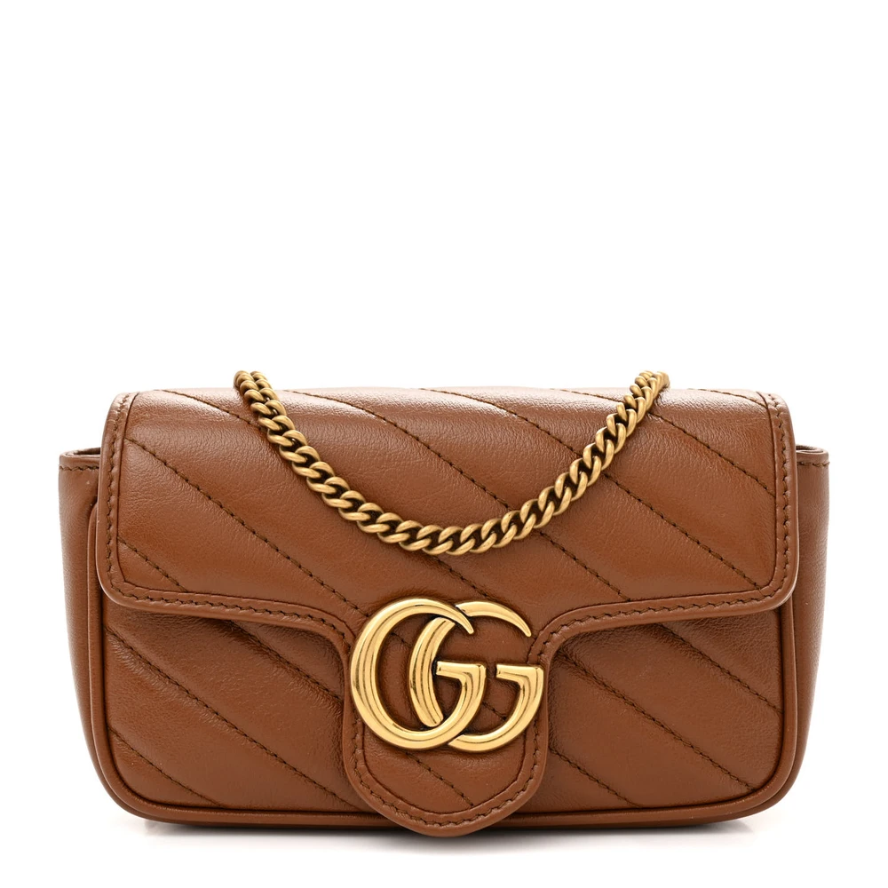 Bolsa de Ombro Gucci Diagonal Super Mini GG Marmont em Pele de Bezerro Azaléia Matelassé com Hardware Dourado