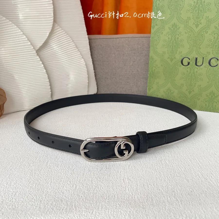 Gucci Women's Oval Belt In White/Black Smooth Calfskin With Gold/Silver Hardware 20mm