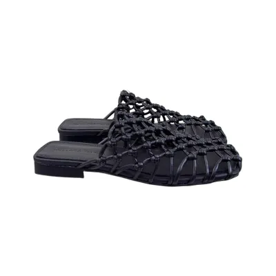 Bottega Veneta Riva Flat Mule In Black Woven Hand-Knotted Leather Mule Pump
