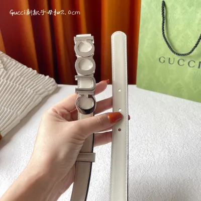 Gucci Women's GUCCI Buckle Belt In White/Black Smooth Calfskin With Gold/Silver Hardware 20mm