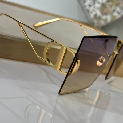 DIOR 30 MONTAIGNE square frame glasses gradient color of purple to gold/gold/grey/black gold/blue color Size 64口14-135