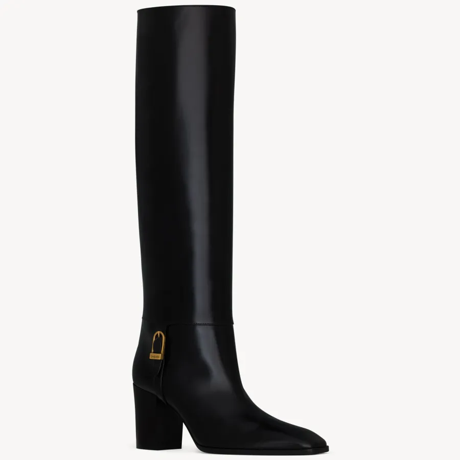 Yves Saint Laurent Sleek leather boots