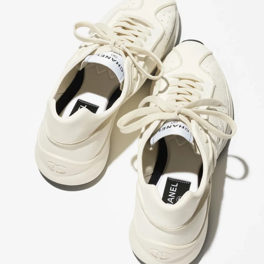 White calf skin Chanel Sneakers