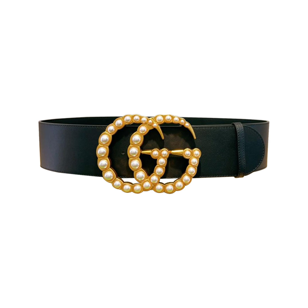 Gucci Feminino Cinto Emblema com Fivela de Pérolas em Couro Bezerro Liso Preto com Acabamento Dourado 70mm