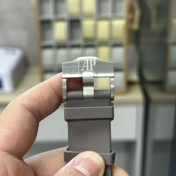 AUDEMARS PIGUET-ROYAL OAK OFFSHORE-ref.26400IO.OO.A004CA.02-44mm - Image 7