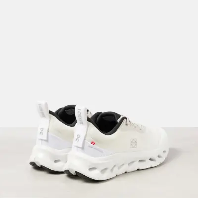 LOEWE White sneakers