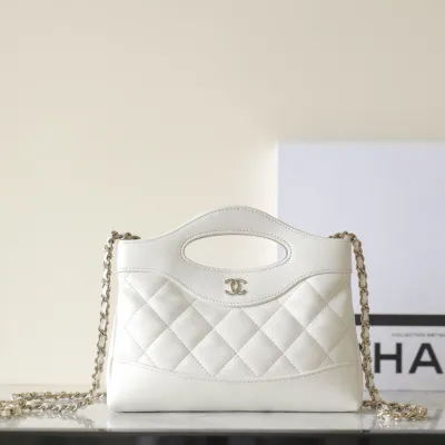Chanel Quilted Lambskin Leather White / Pink Crossbody Bags