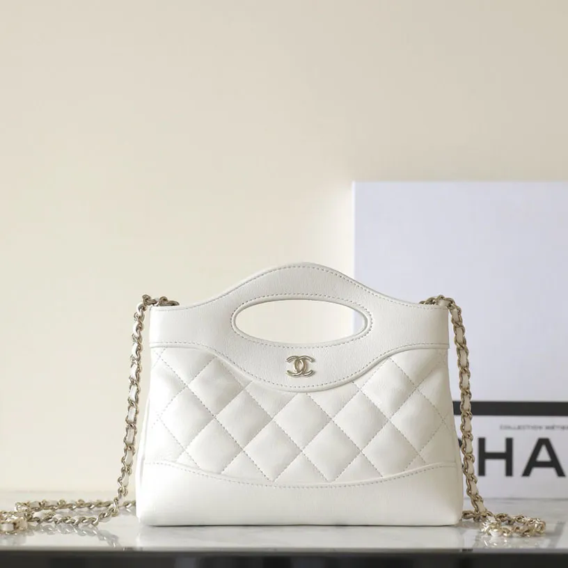 Chanel Quilted Lambskin Leather White / Pink Crossbody Bags