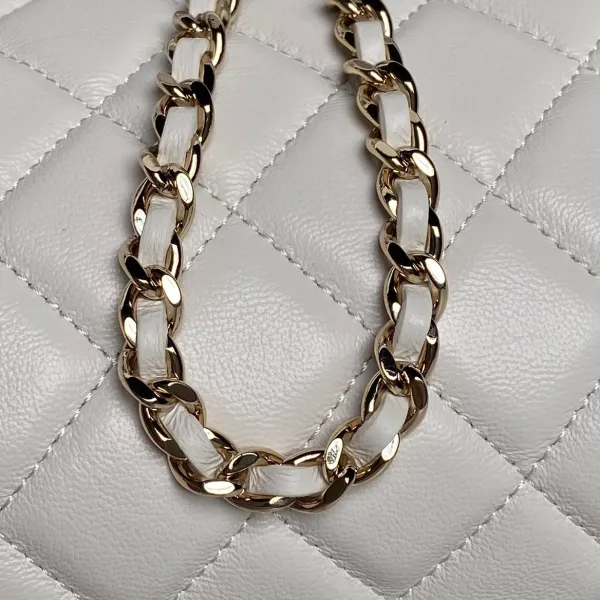 Chanel White / Black Quilted Lambskin Leather Crossbody Bags - Image 6