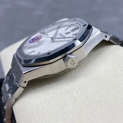 AUDEMARS PIGUET-ROYAL OAK-ref.15500ST.OO.1220ST.04-41mm