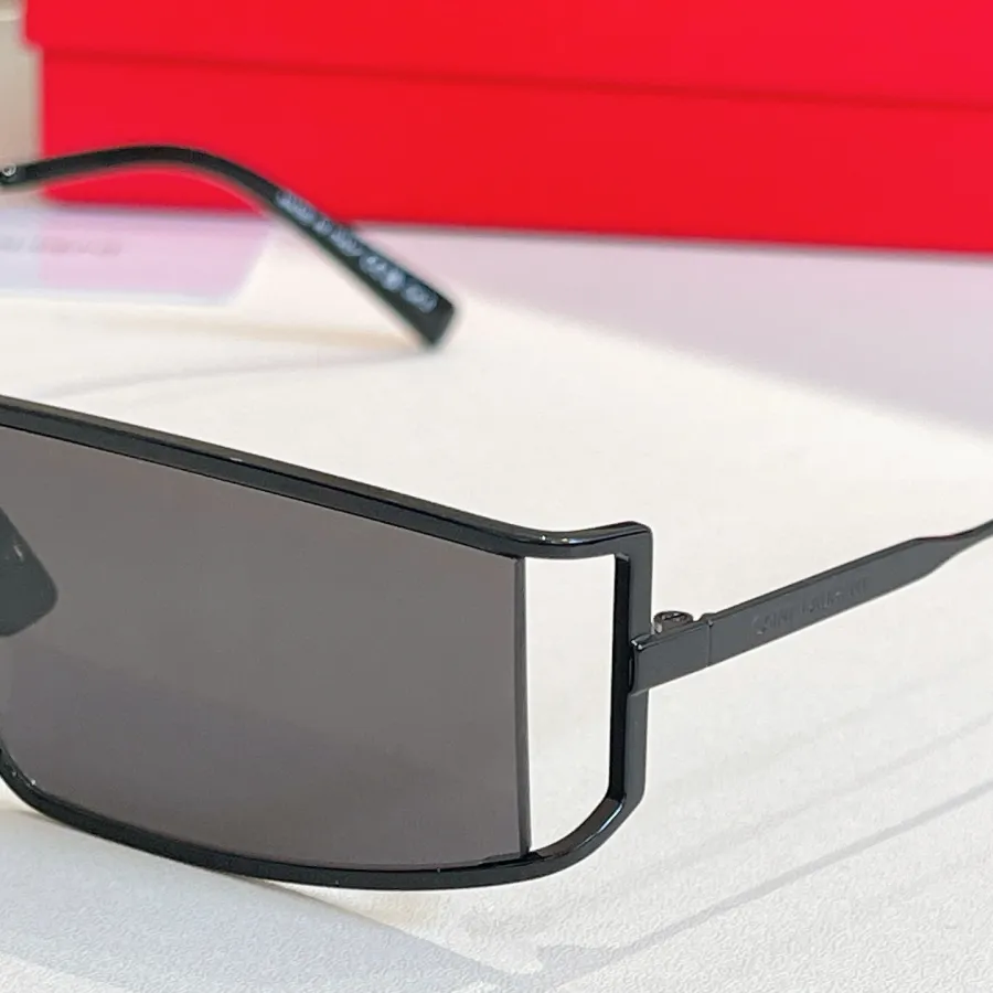 Saint Laurent square frame black/grey silver/olive gold color Size 65口15-145