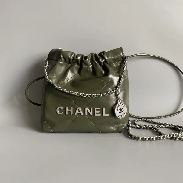Chanel 22 bags Green / Blue / Red  Shoulder Bags - Image 2