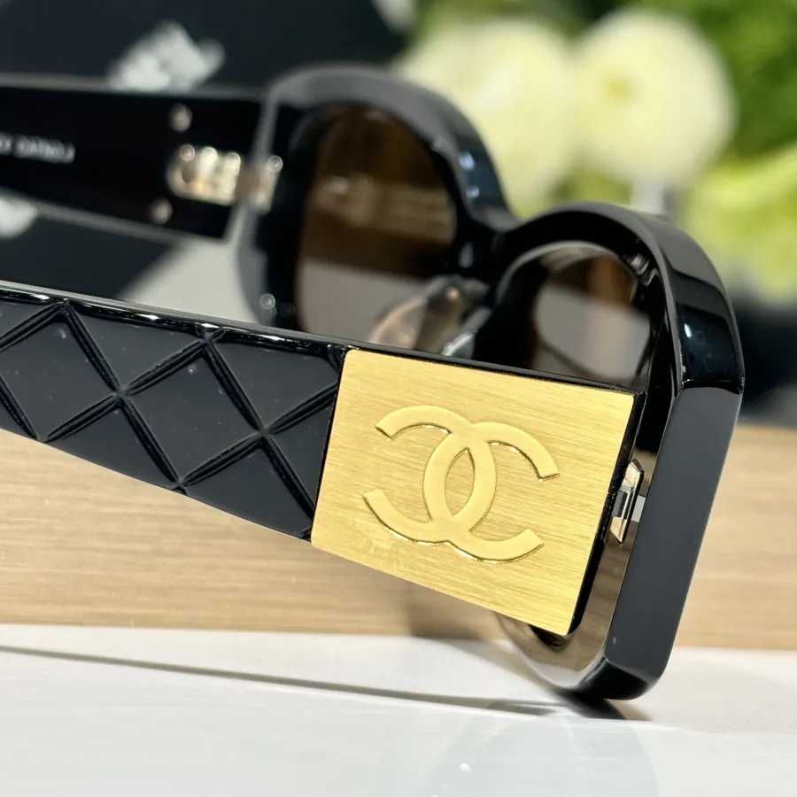 CHANEL square frame glasses black gold color size 52口18-145