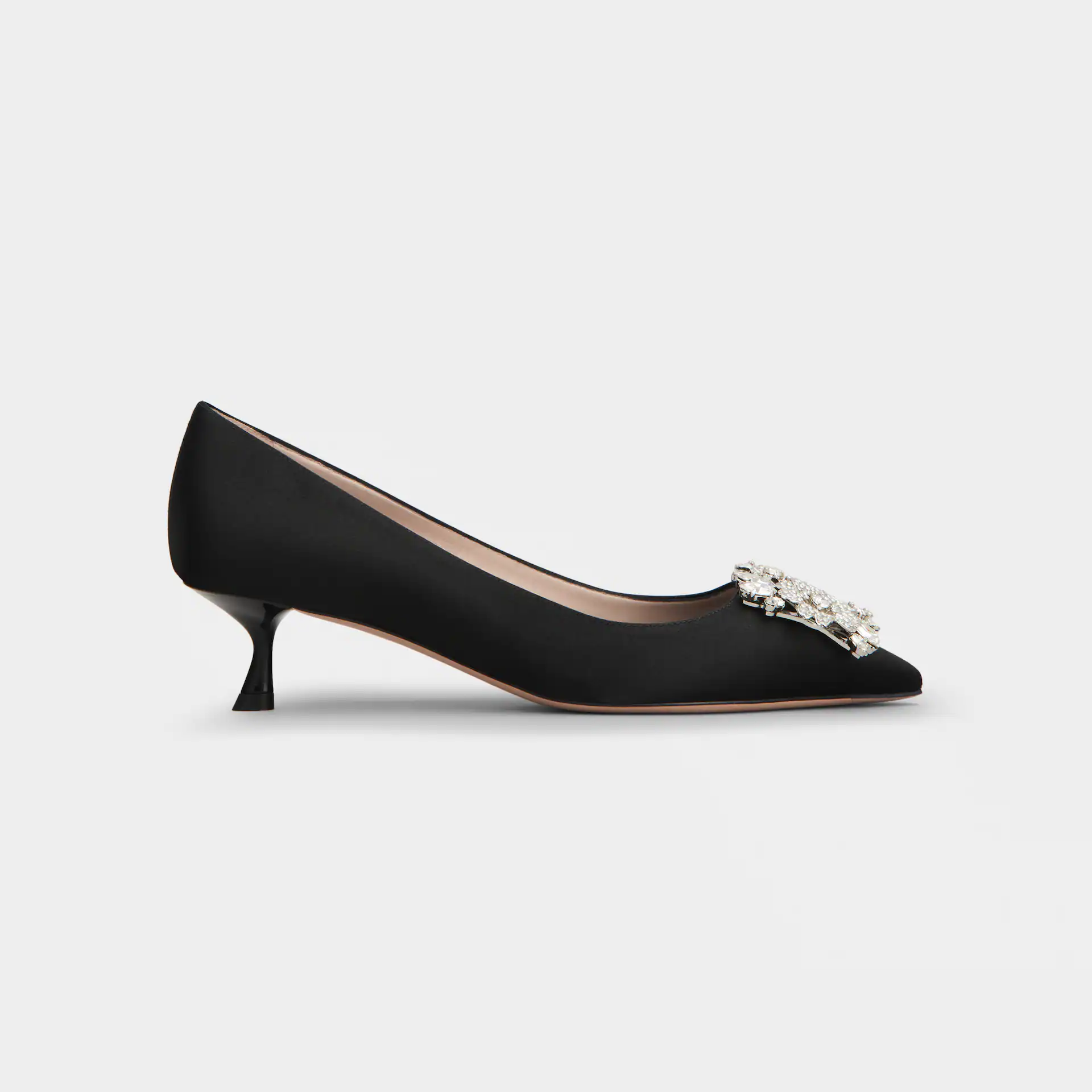 Roger Vivier Sapatilhas Efflorescence Salto Alto em Cetim Preto com Fivela de Cristal (Altura do Salto 4,5cm)