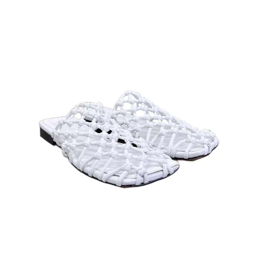 Bottega Veneta Riva Flat Mule In White Woven Hand-Knotted Leather Mule Pump