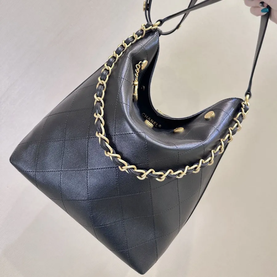 Chanel Black willow bucket Tote Bags Quilted Lambskin Leather  shoulder bag