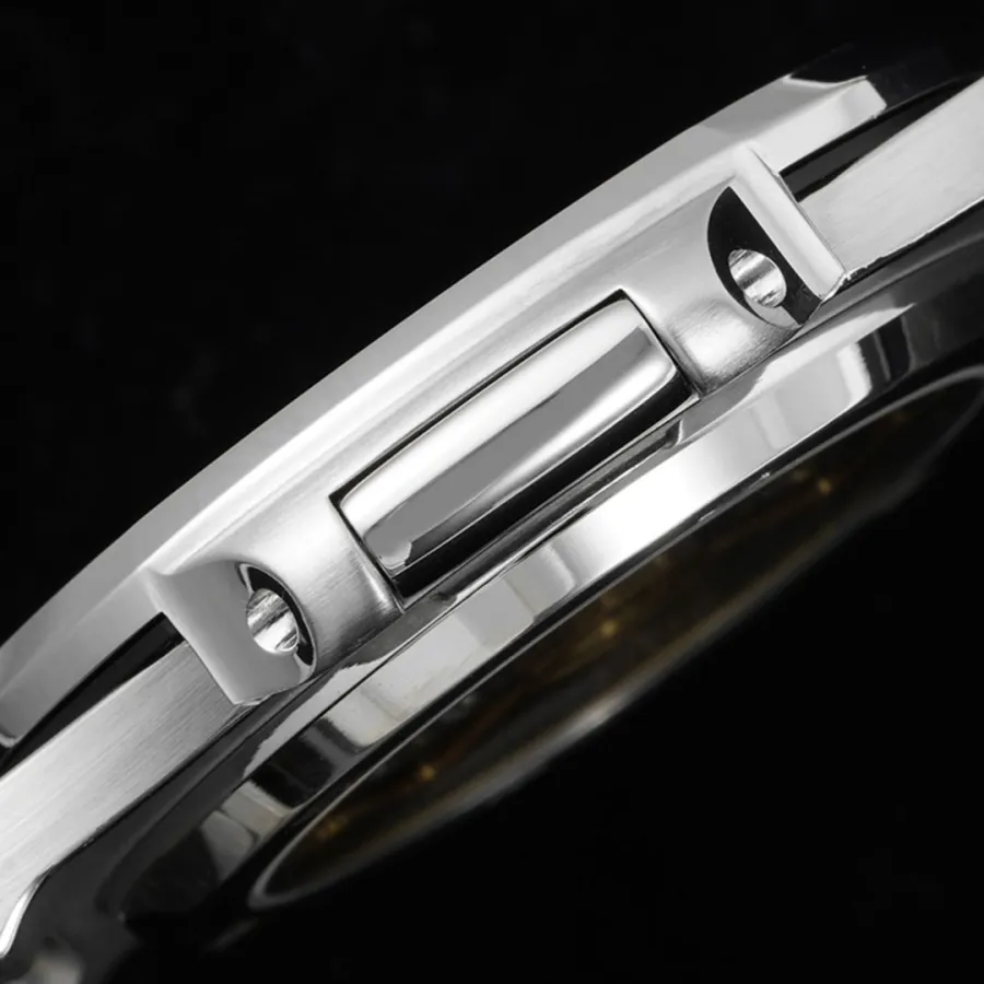 PATEK PHILIPPE-NAUTILUS-ref.5711-113P-01-40mm