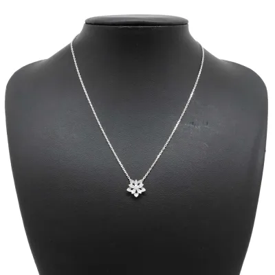 Van Cleef & Arpels Lotus Necklace Size Mini