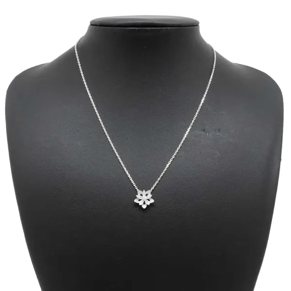 Van Cleef & Arpels Lotus Necklace Size Mini - Image 4