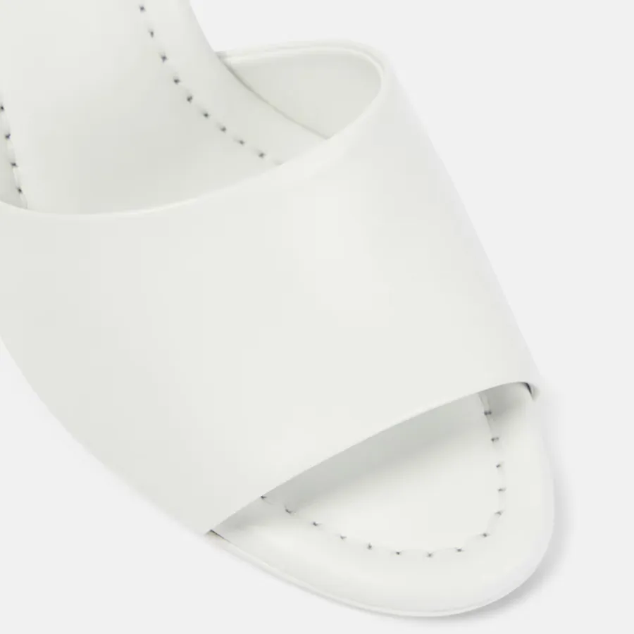 Christian Louboutin White round-toed high-heeled slippers