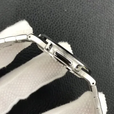 PATEK PHILIPPE-NAUTILUS-ref.5711-1A-014-40mm