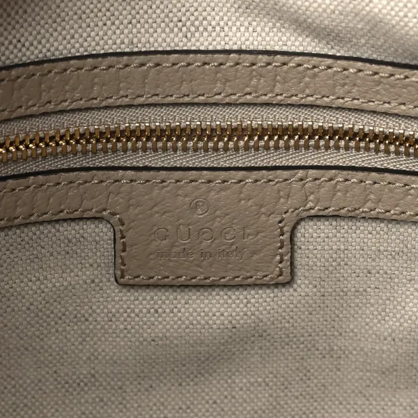 Gucci Small Web Jackie 1961 Hobo Beige / Mystic White / Oatmeal GG Supreme Monogram Canvas & Textured Dollar Calfskin Leather Gold Hardware - Image 2