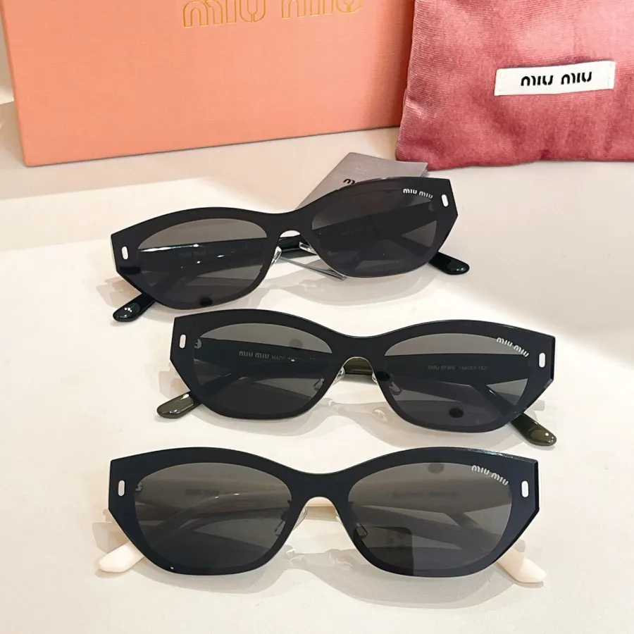 Miu Miu glasses black green/black/black white color Size 144口0-152