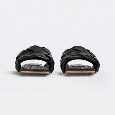Bottega Veneta Lido Flat Sandal In Black Intrecciato Leather Flat Sandal