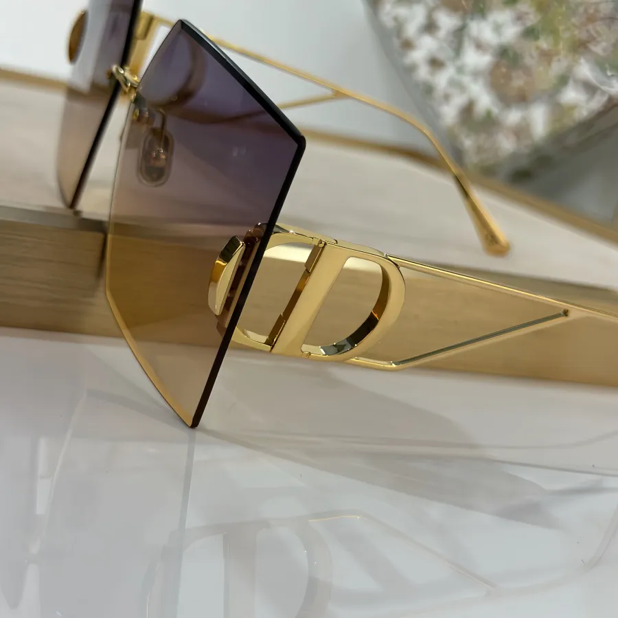 DIOR 30 MONTAIGNE square frame glasses gradient color of purple to gold/gold/grey/black gold/blue color Size 64口14-135
