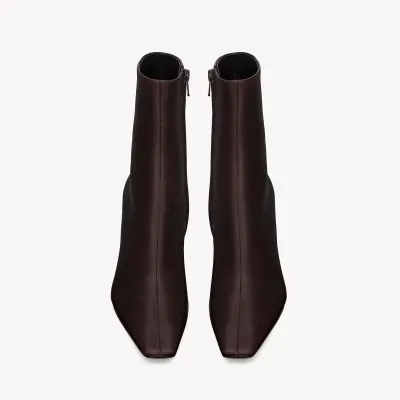 Yves Saint Laurent Sleek leather ankle boots