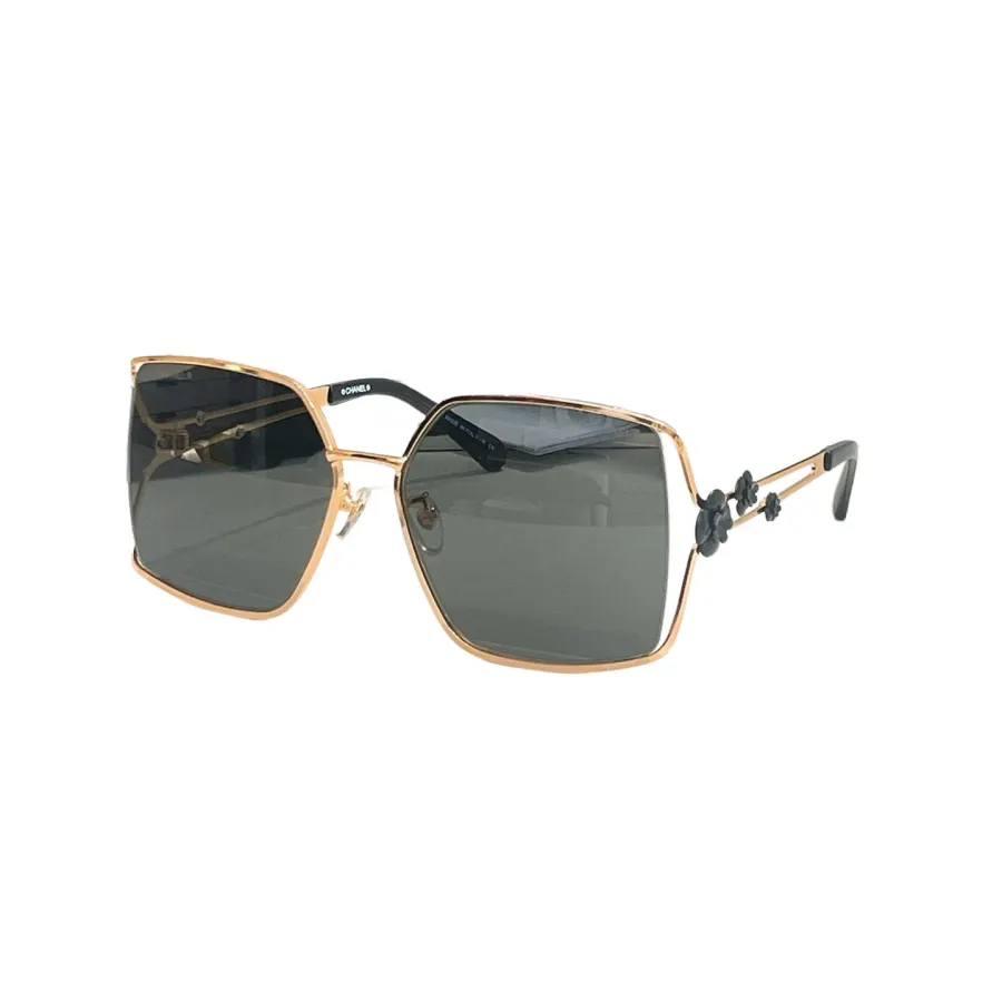 CHANEL square frame glasses black gold color size 62口17-138