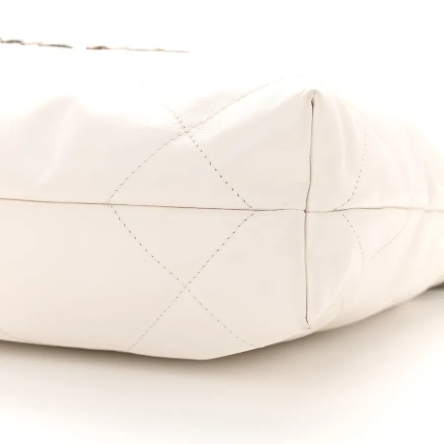 Grade Chanel 22 Small White Quilted Handbag