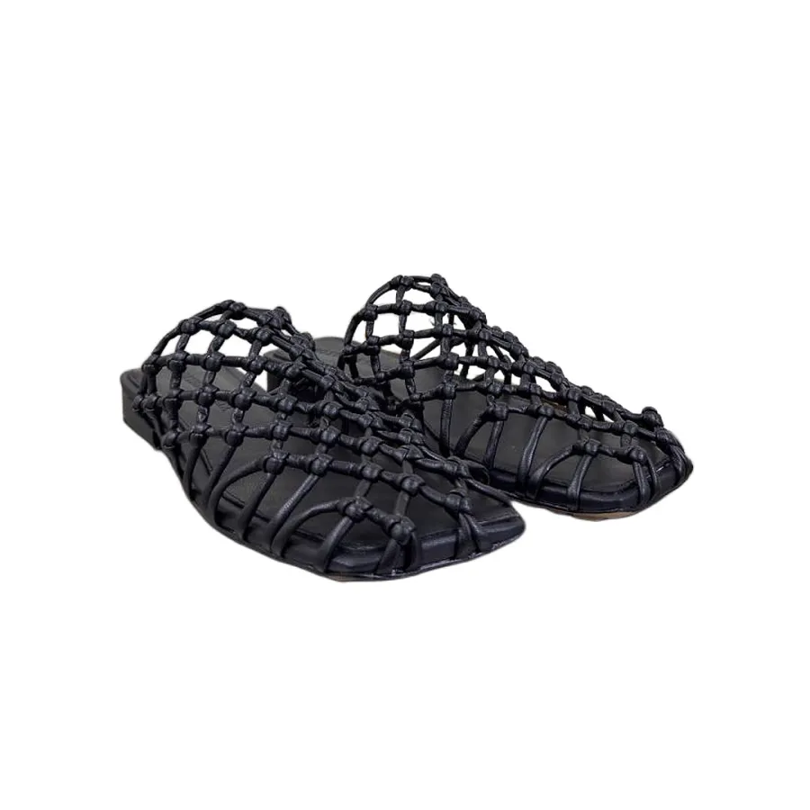 Bottega Veneta Riva Flat Mule In Black Woven Hand-Knotted Leather Mule Pump