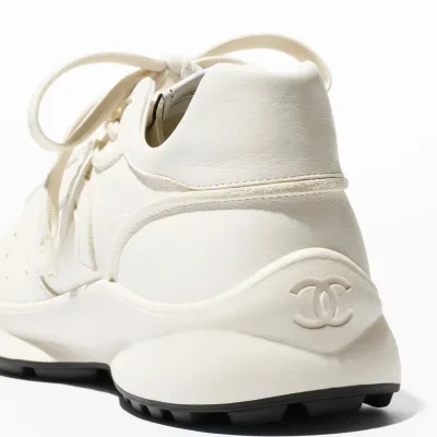 White calf skin Chanel Sneakers