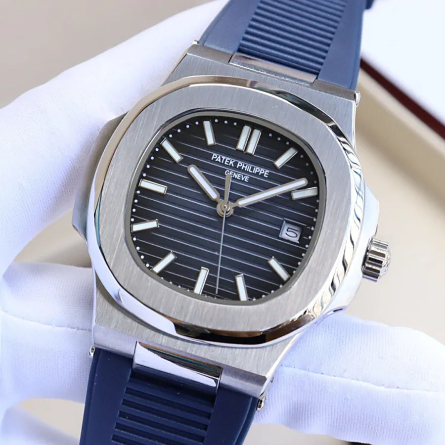 PATEK PHILIPPE-NAUTILUS-ref.5711R-40mm