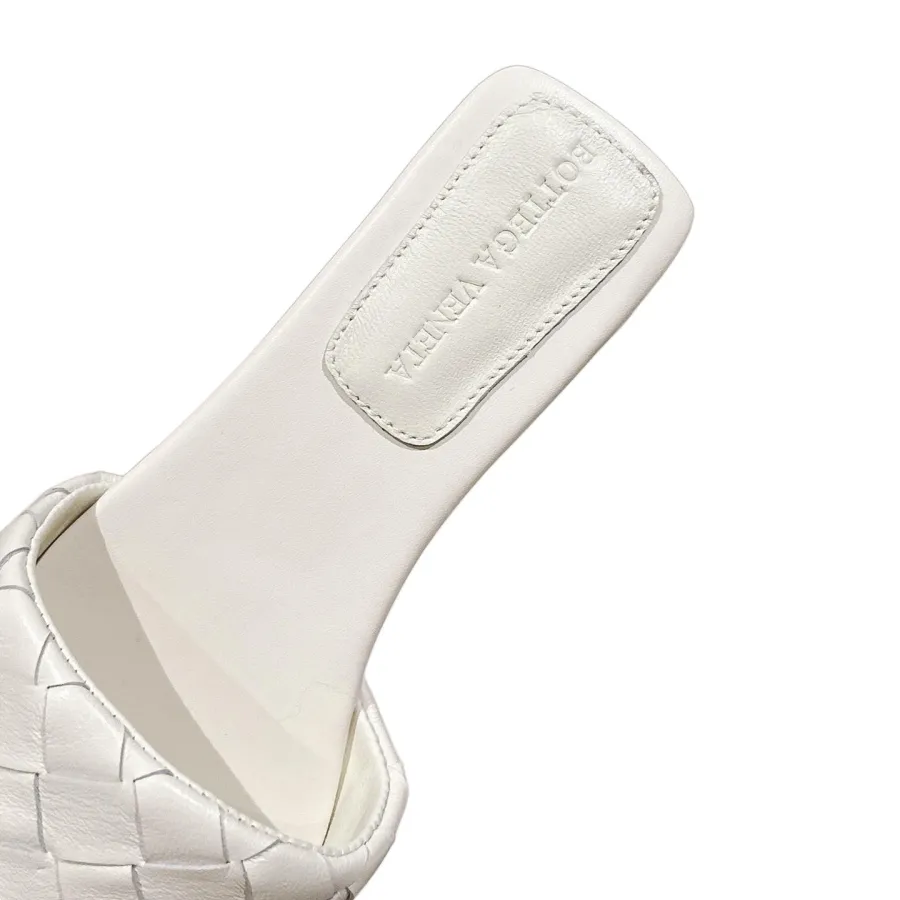 Bottega Veneta Parco Mule In White Intrecciato Leather Flat Mule Sandal