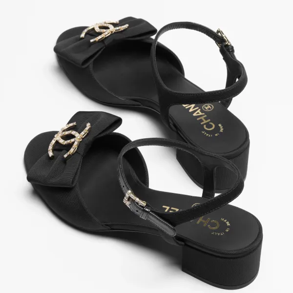 Chanel velvet, rhinestone and metal Black sandals - Image 3