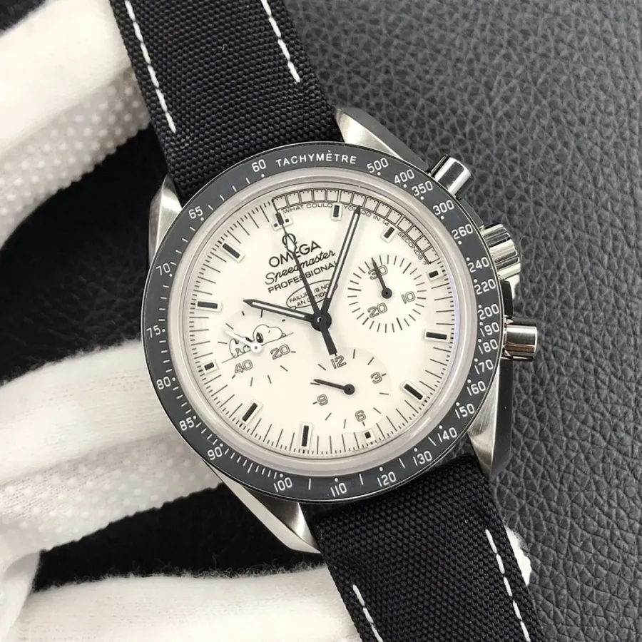OMEGA-Speedmaster-ref.311.32.42.30.04.003-42mm